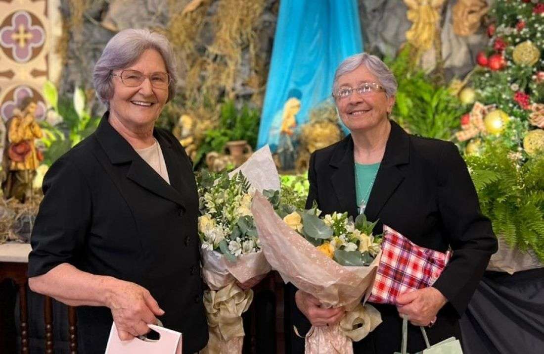 Foto notícia Missa com a presença de lideranças, catequistas e catequizandos marca o envio das Irmãs Lídia Villani e Verginia Fabbro