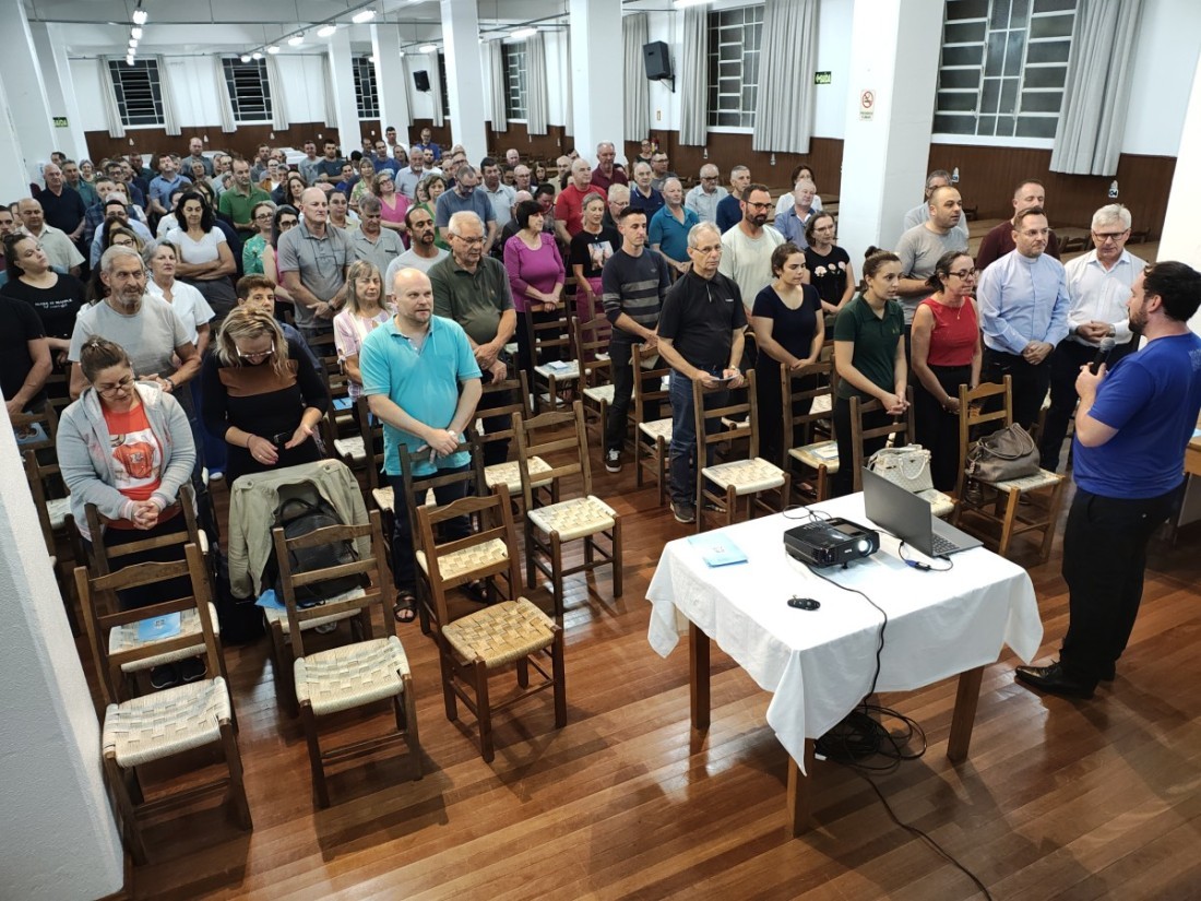 Equipes administrativas das paróquias da Região Pastoral de Bento se reúnem para tirar dúvidas sobre a Mitra Diocesana