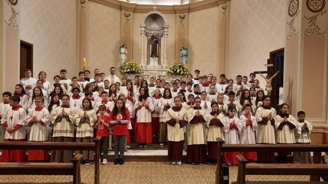 Peregrinação Jubilar reúne mais de 100 coroinhas e acólitos da Região Pastoral de Bento no Santuário Santo Antônio