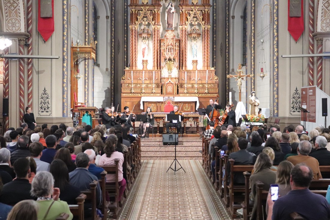 Santuário Santo Antônio recebe concerto Cordas Brasileiras, Vozes Italianas do Grupo de Cordas da UCS